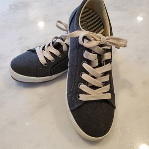 Taos Star Sneakers